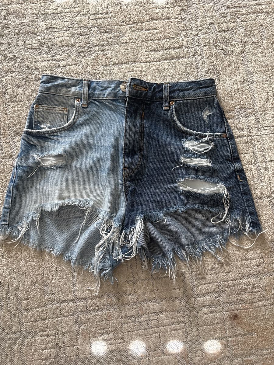 Jeans: Berksha cut off jeans  – Usato da Küsnacht ZH venduto da Shassy