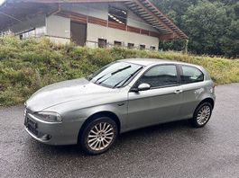 Alfa Romeo 147 1.6 ab Platz