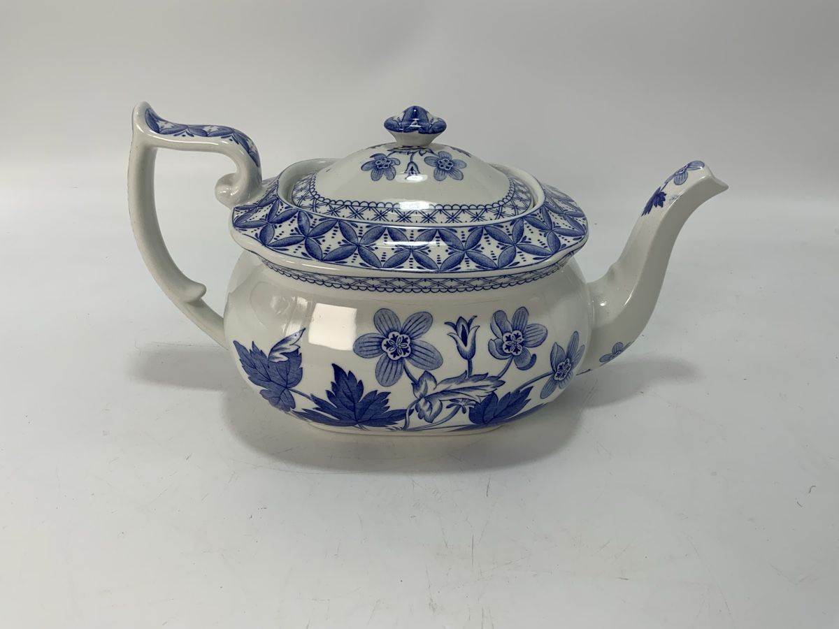 Teiere: Englische Teekanne, Spode Geranium blau – Usato da Erlach venduto da silvia3235 3