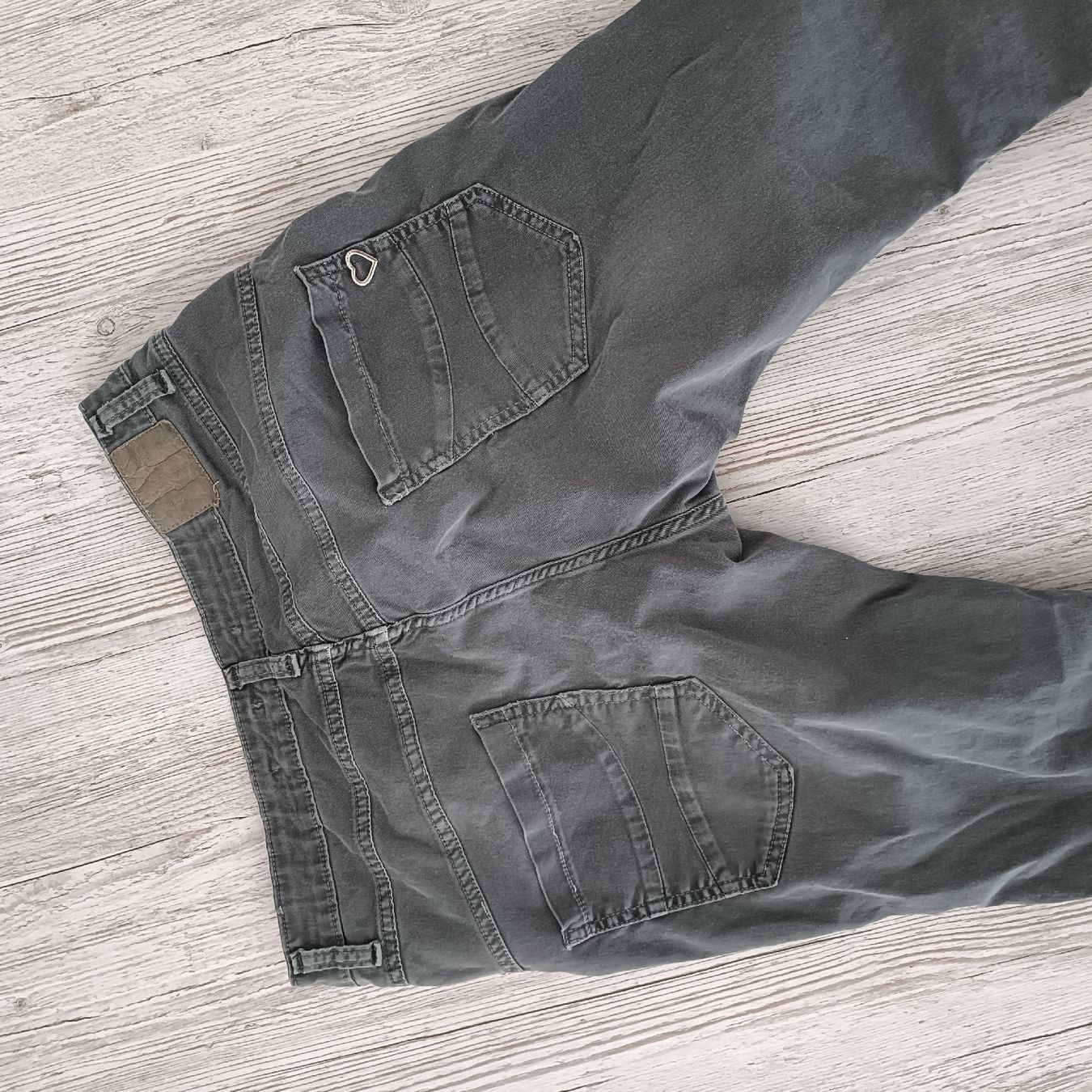 Please Jeans Jeans: Please Damen Destroyed Jeans Gr. M/40 – Gebraucht aus Näfels von CH.Kchlineknopf 3