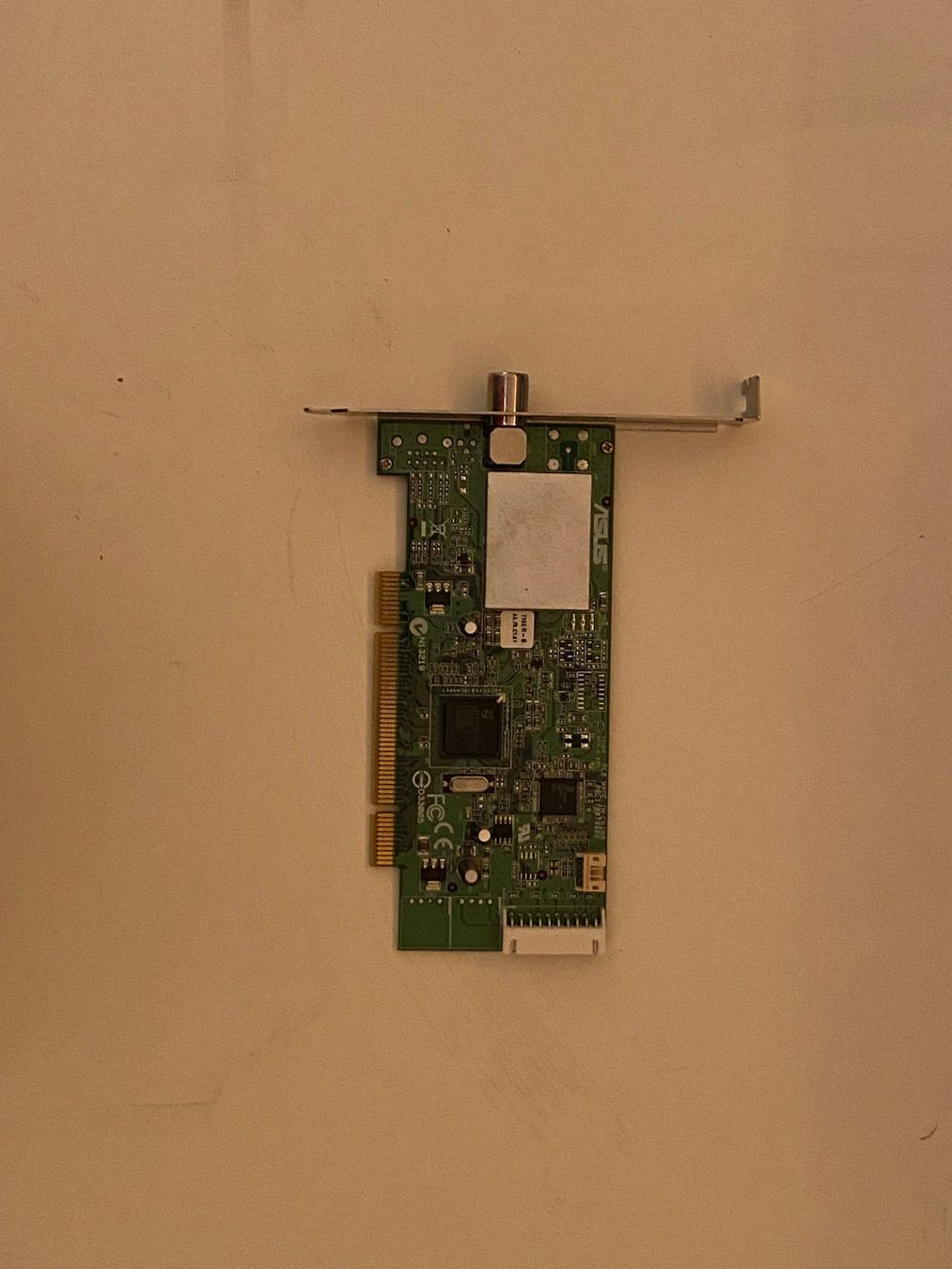 Laufwerke & Adapter: ASUS Antenna-Karte – Gebraucht aus gontenschwil von JanKab311