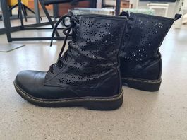 Schwarze Boots Gr.39 mit Blumenmuster - Top Zustand!