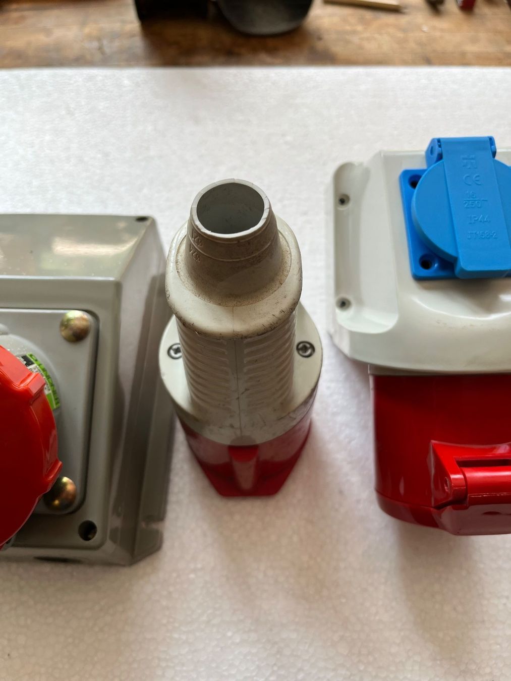 Mennekes Spine: Steckdosen und Stecker CEE – Usato da Küblis venduto da hypofacto 2
