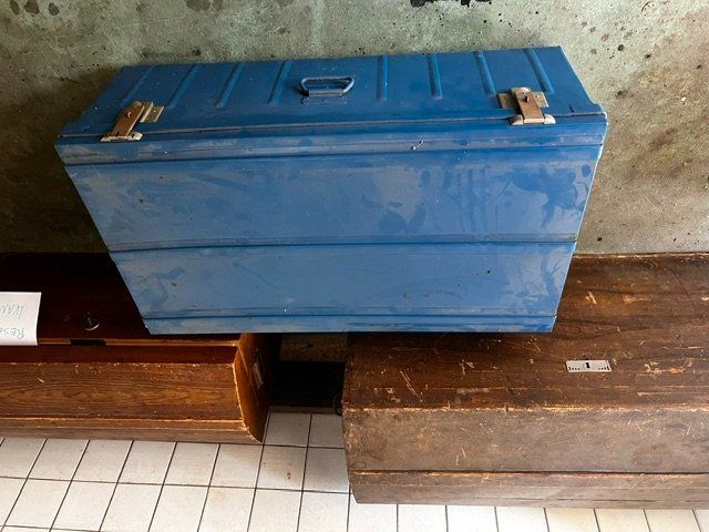 Attrezzatura & Pezzi di ricambio: Blaue Werkzeugkiste, Metall – Usato da Konolfingen venduto da Tube67
