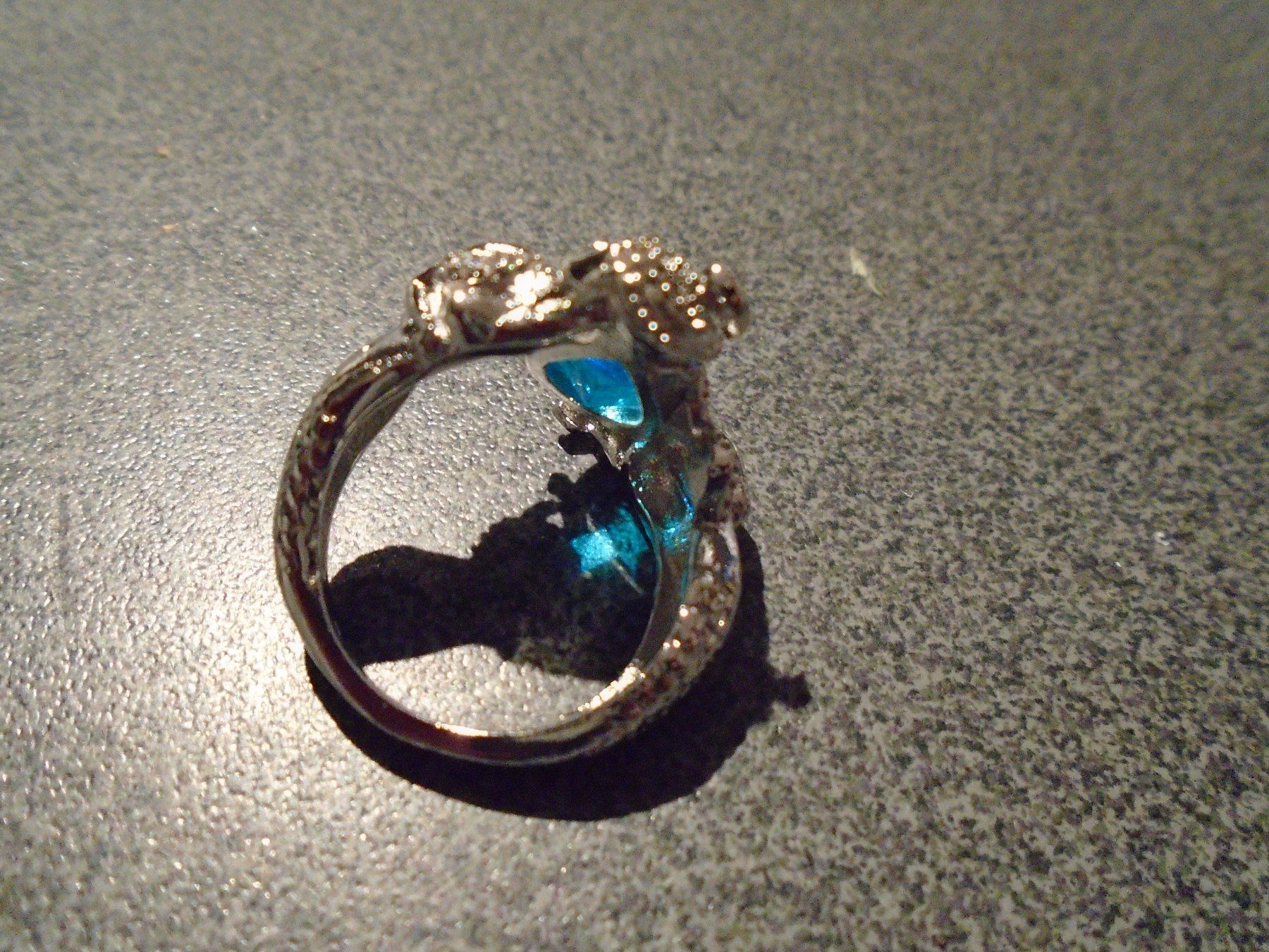 Anelli: Ring Grösse 8, silberfarbig, blauer Stein, Tropfenform – Nuovo e nell'imballaggio originale da Zürich venduto da abraxas1291 1