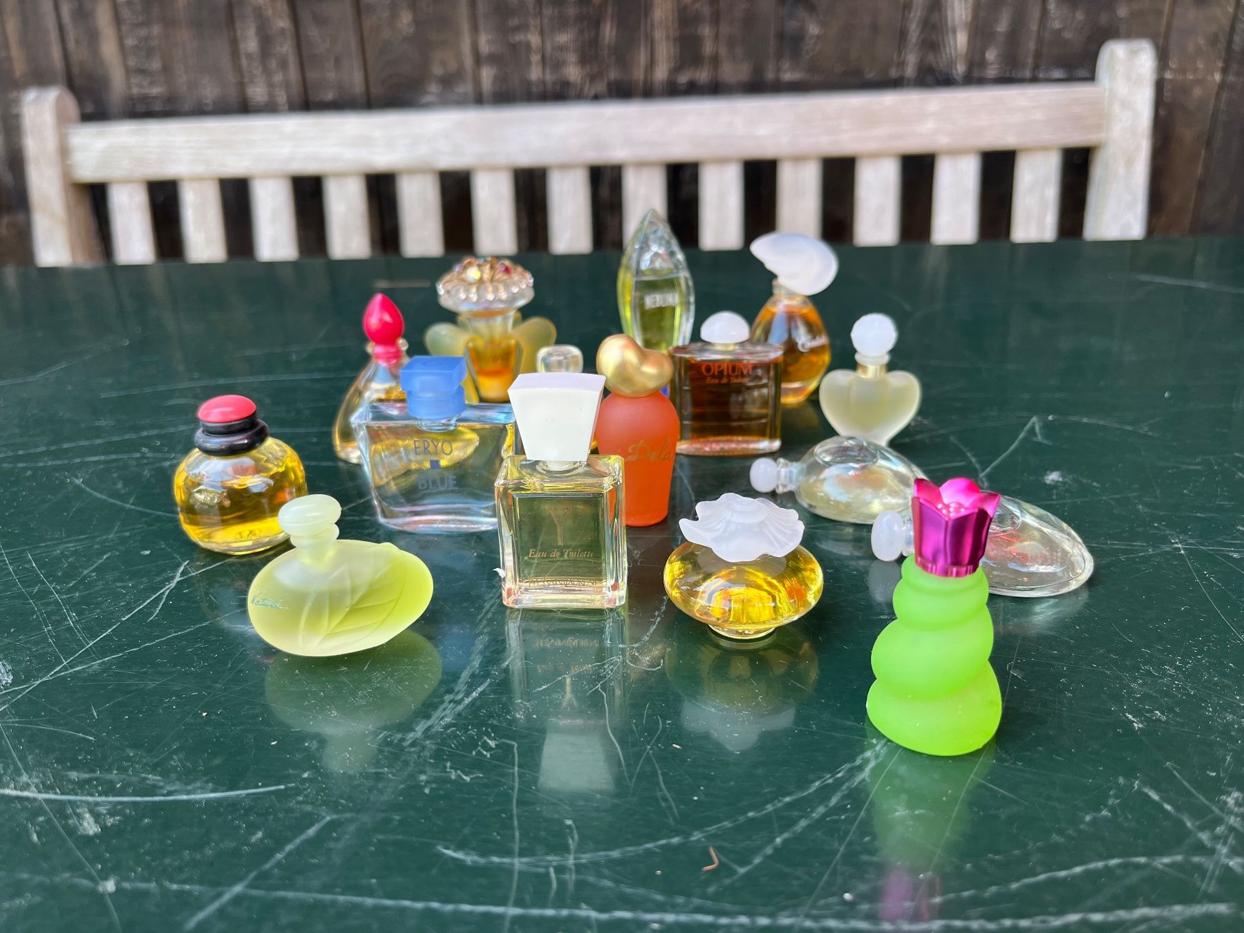 Saint Laurent Profumi & Eau de Toilette: Diverse Mini Parfums inklusive Glasvitrine – Usato da Otelfingen venduto da Yossi-68 6