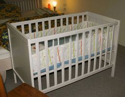 Kinderbettli inkl. Bettwäsche/Matratze  140 x 70 cm