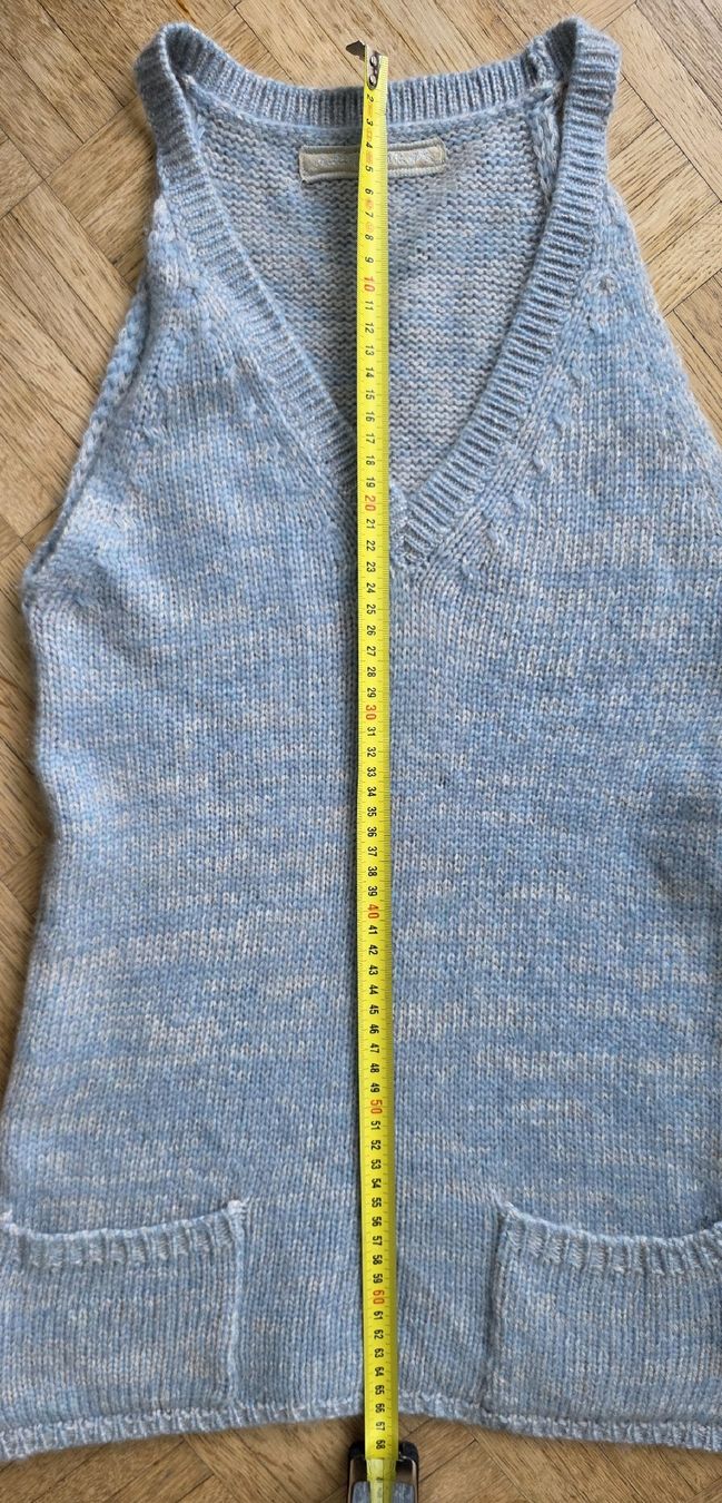 Top: Top/Débardeur 100% cachemire bleu clair – Usato da Yverdon-les-Bains venduto da van_dq65 6