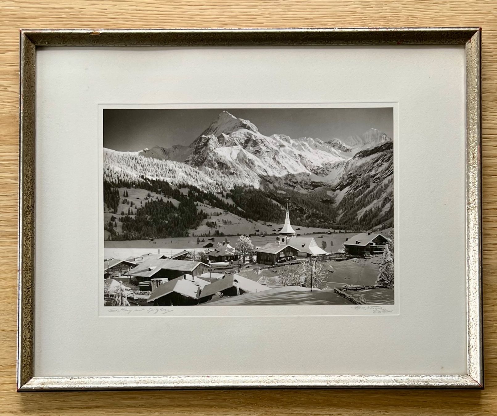 Foto & Immagini: Jacques Naegeli, Gstaad, Fotografie Stein mit Spitzhorn – Nuovo (secondo la descrizione) da Vaduz venduto da Unikate-Markt
