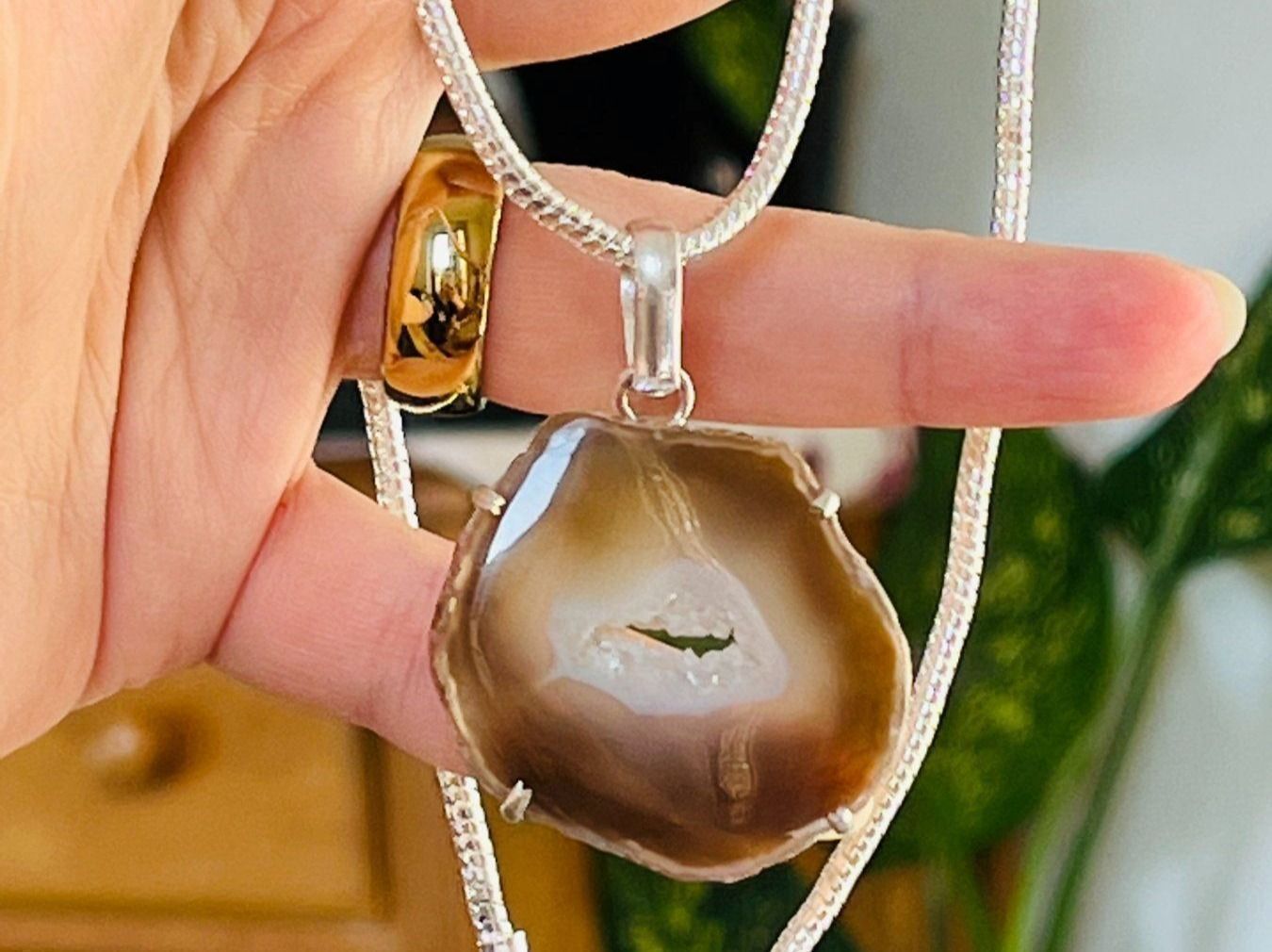 Ketten: NATURAL Solar Quartz Druzy Gems collier – Neu und originalverpackt aus Genève von AGBERG 1