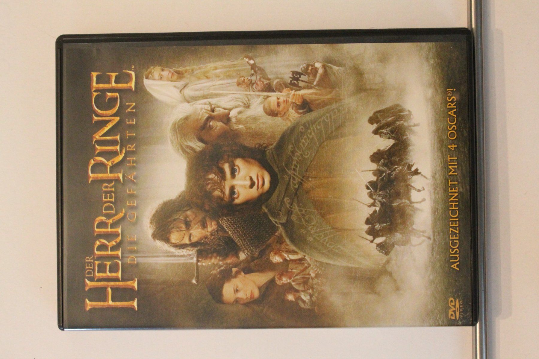 Tutti i DVDs: Der herr der Ringe - Die Gefährten – Usato da Grenchen venduto da Manuel.We