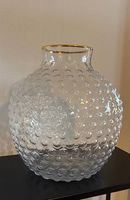 Vase aus Glas mit Goldrand