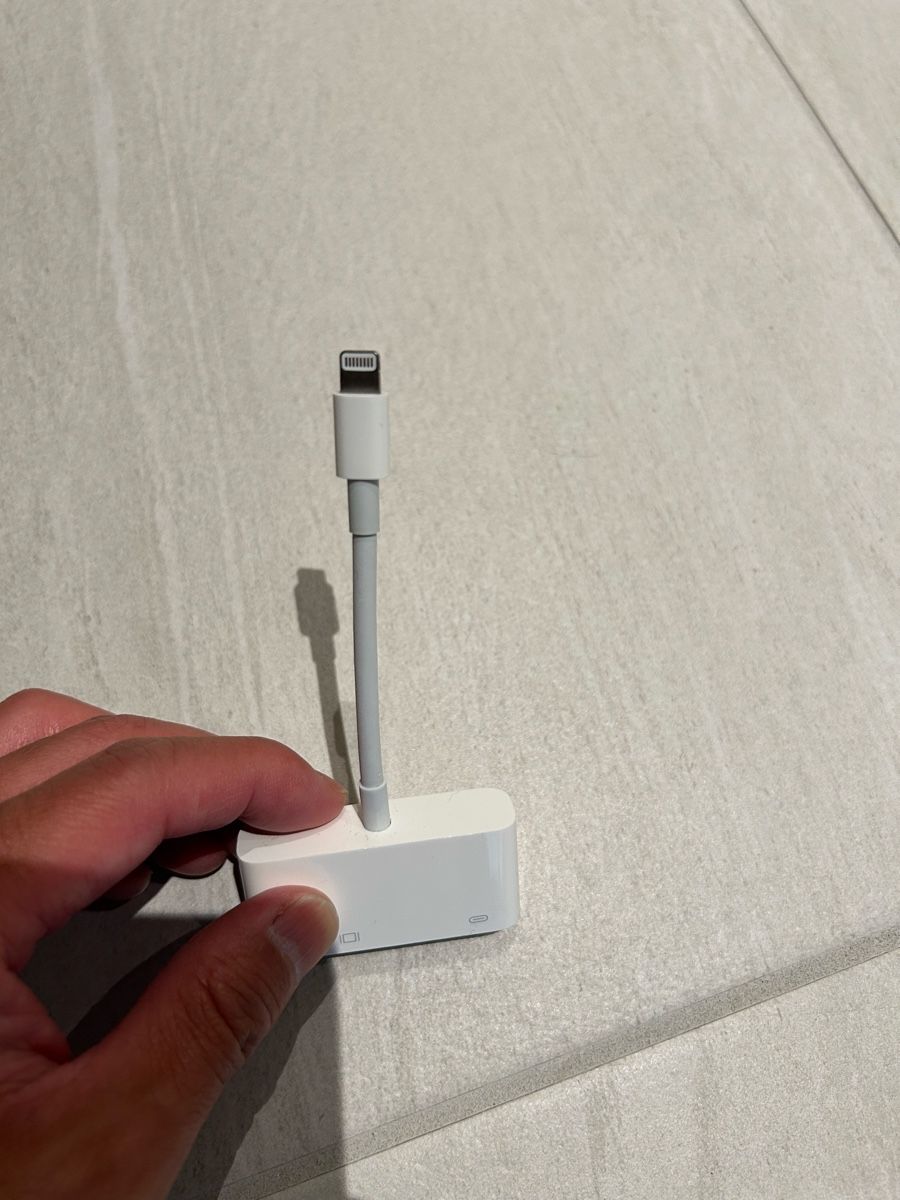 Apple Unità & Adattatore: Apple VGA Adapter mit Lightning-Anschluss – Usato da Rikon im Tösstal venduto da s_tenz 2