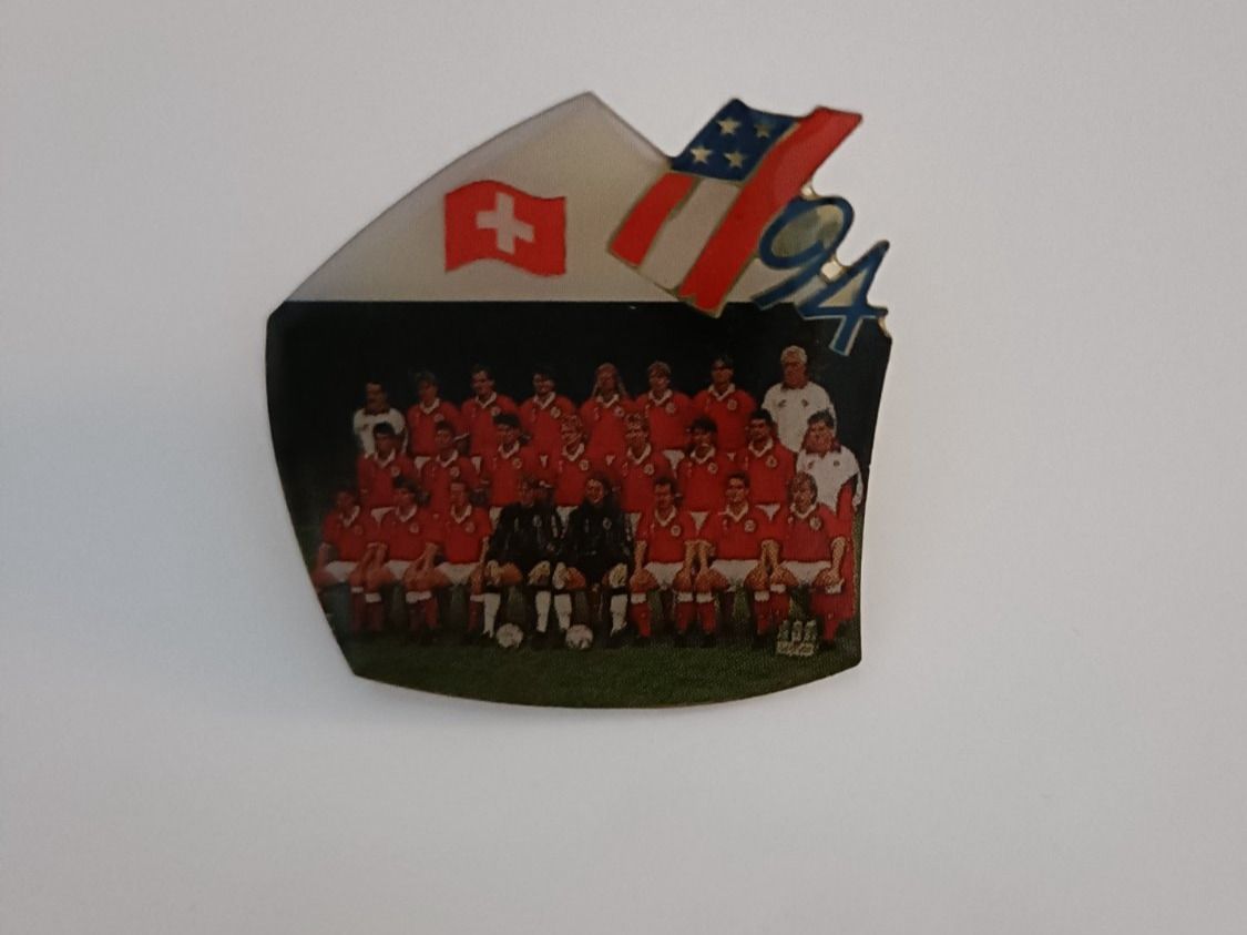 Placchette & Badge: Pin WM 1994 Schweiz Mannschaft - Box 22 – Usato da Köniz venduto da Pinscollect
