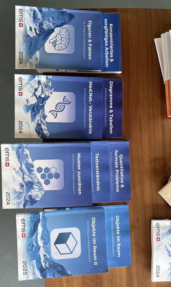 Livres: EMS Coaches Übungsbücher und Simulationen – D'occasion à Winterthur par marsellus01