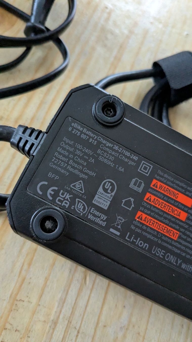 Bosch Chargeurs: Bosch Compact Charger 2A BCS230 – D'occasion à Heerbrugg par Bkoeppel90 2