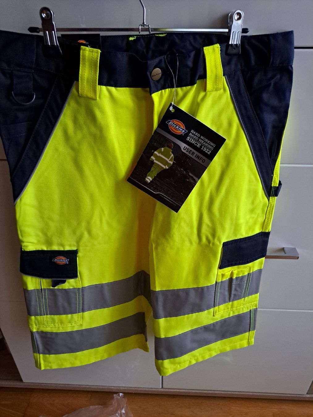 Dickies Pantaloni: Neu, 2 Stück Dickies Shorts, Größe 50 – Nuovo e nell'imballaggio originale da Morens FR venduto da Kiscica