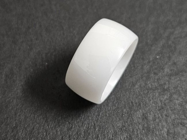 Anelli: Ring weiss aus Keramik   Gr. US 9- – Nuovo (secondo la descrizione) da Kreuzlingen venduto da RahMal 2