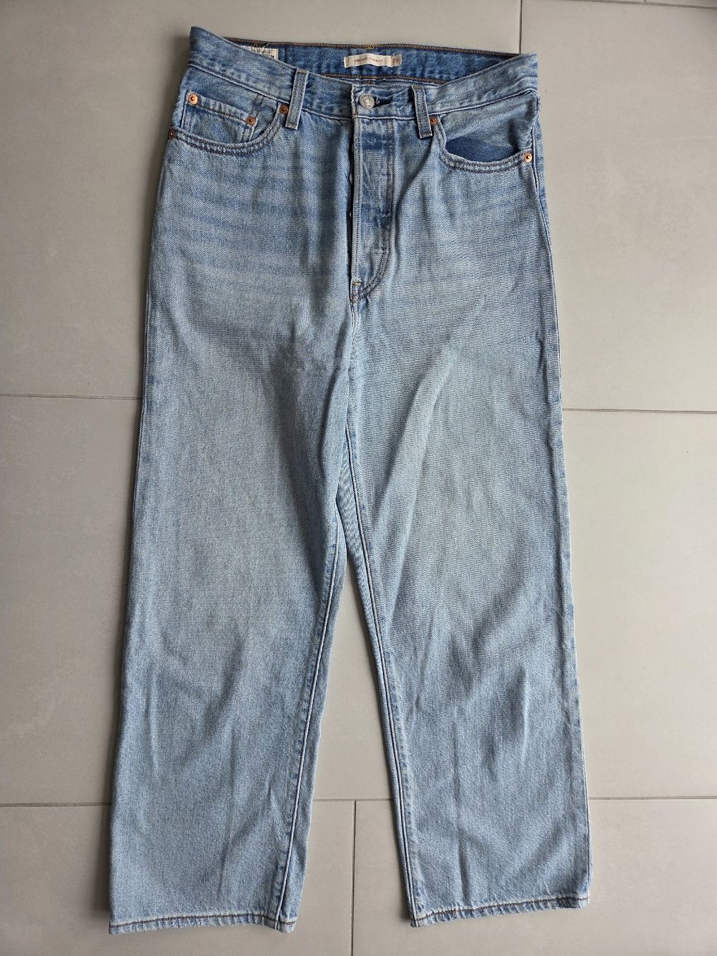 Levi's Jeans: Levi's Ribcage Straight 29 – Usato da Horw venduto da grm_h5pg