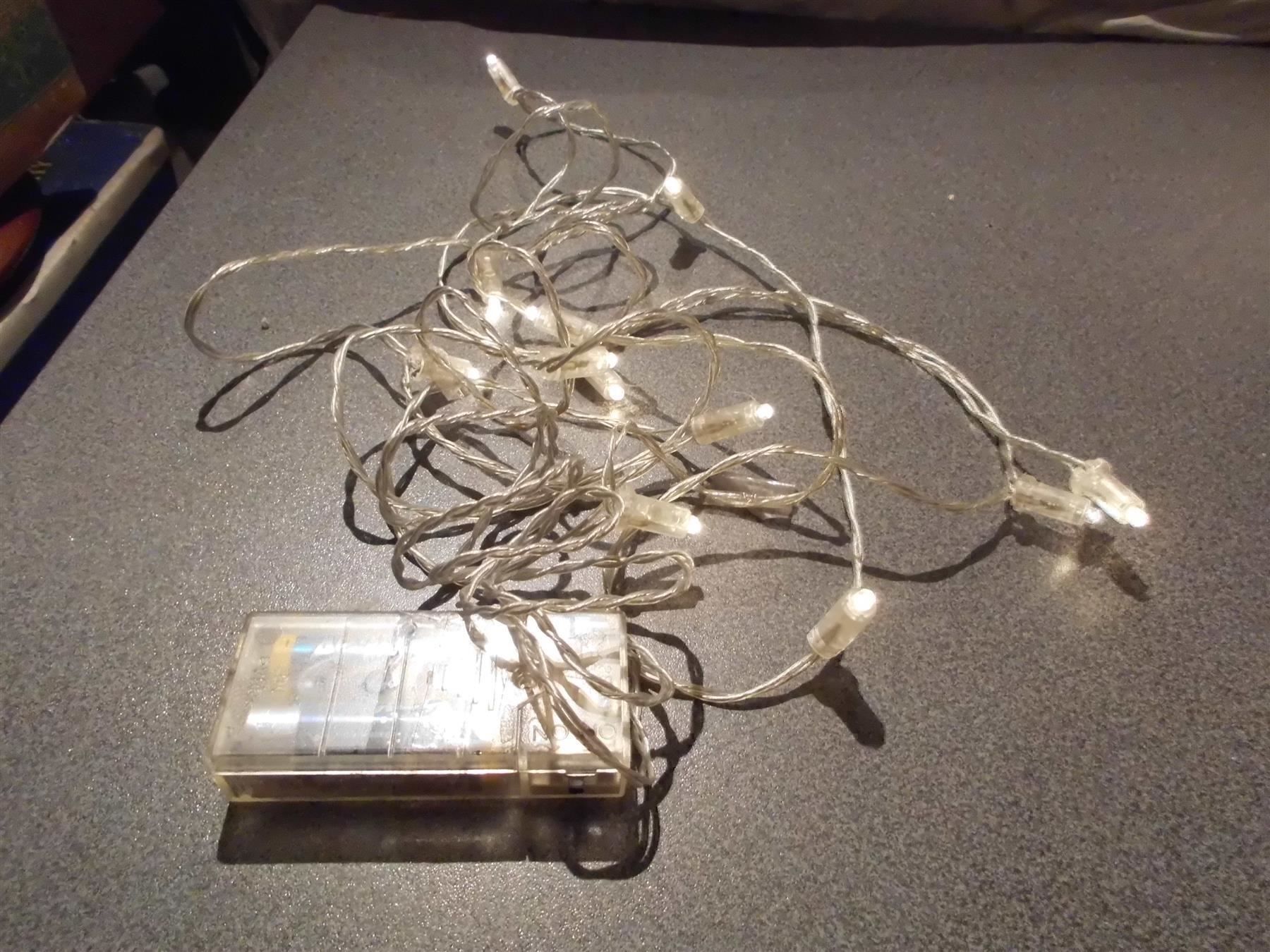 Ghirlande e barre luminose: Lichterkette / Lämpchen 12 Stück, mit Batterien – Usato da Zürich venduto da Motzkuh