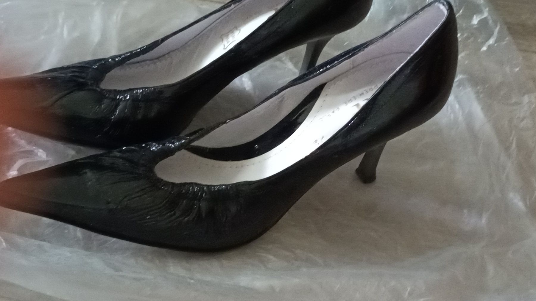 Scarpe da donna: Élégantes chaussures AP – Usato da Chêne-Bougeries venduto da FamilleGanev 1