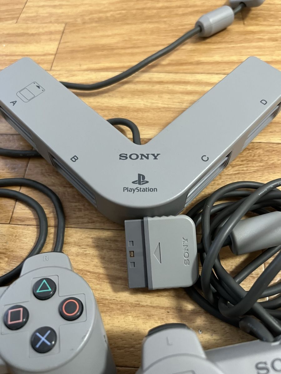 Sony Controller: Sony PlayStation PS1 Multitap Original + Analog Controller S – Usato da Muralto venduto da dan_pf8r 3