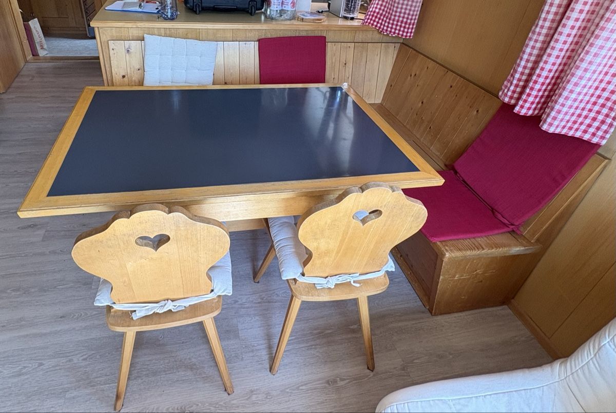Set di tavolo e panche: Eckbank inkl. Tisch und Stühle – Usato da Oberembrach venduto da elf29 1
