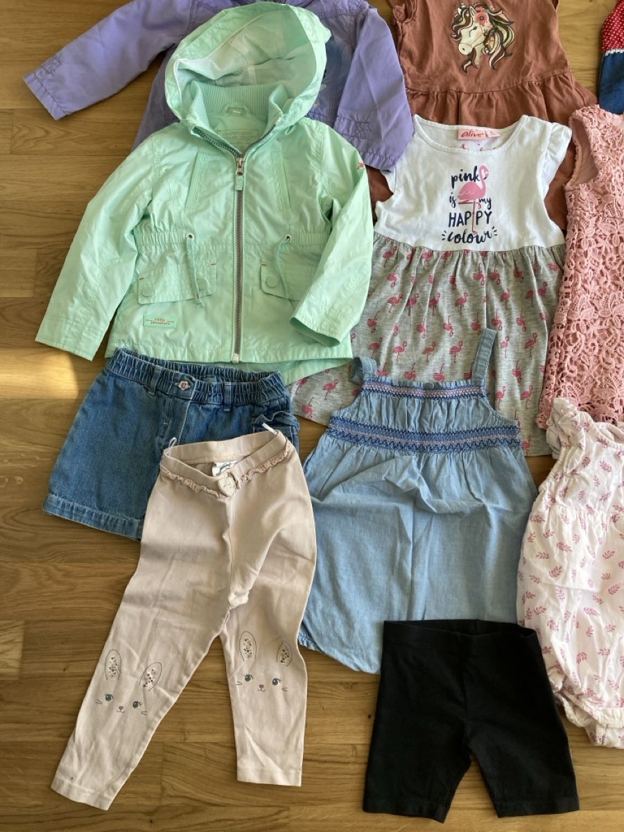 Lotti & Set di vestiti: Mädchen Kleiderpaket, Grösse 86/92, Top Zustand – Usato da Staad SG venduto da gab_7dr9 1