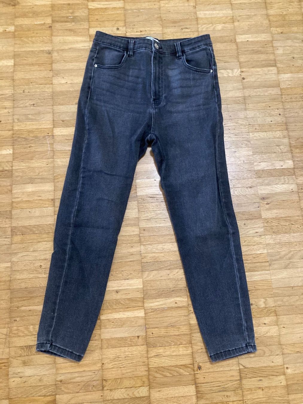 Jeans: Graue Jeans Gr. 42 – Usato da Thun venduto da Vans_98