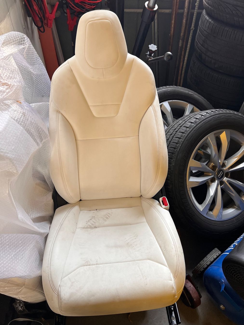 Tutti pezzi di ricambio auto: Verkaufe Original Vordersitze aus einem Tesla Model X.  Set – Usato da Mellingen venduto da dmi_nps2