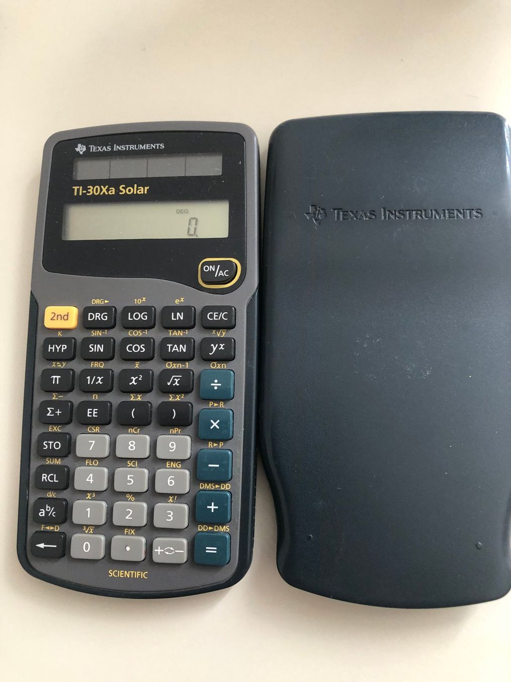Texas Instruments Calcolatrici tascabili: Solar-Taschenrechner TEXAS INSTRUMENTS – Usato da Eschenz venduto da glaro14 1
