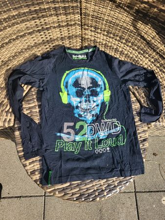 Langarmshirt C&A hier + there Totenkopf Grösse 158/164