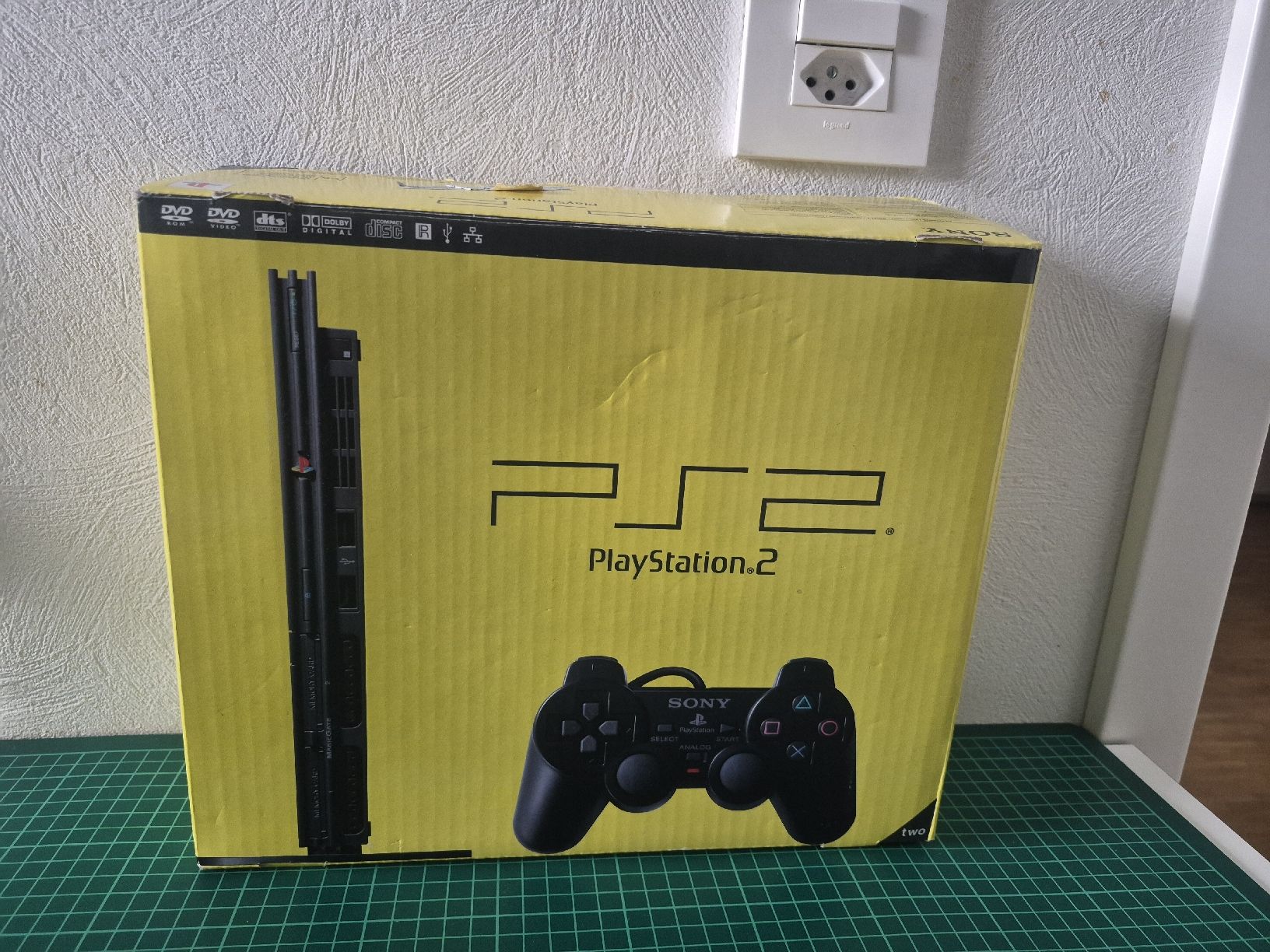 Sony Console: Sony PlayStation 2 Slim Console complete in box In ovp – Usato da Meyrin venduto da Retro-GZ
