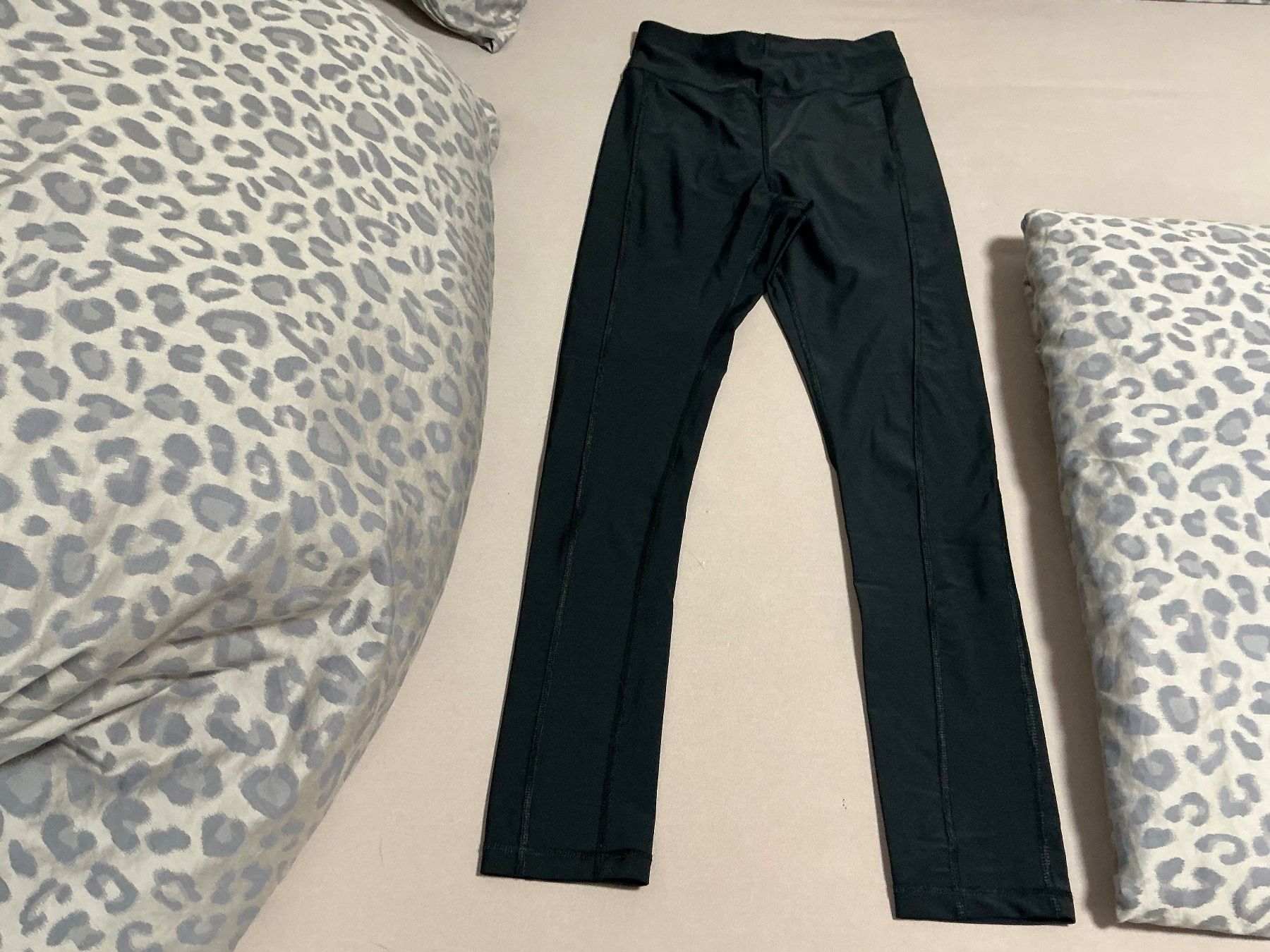 Leggings: Sport Leggings schwarz elastisch Gr.S – Gebraucht aus Würenlos von star_2002_