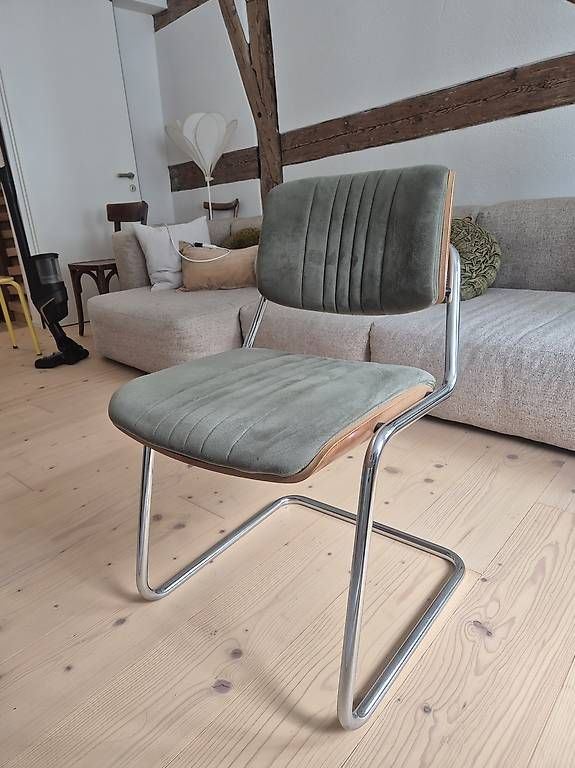 Chaises: Freischwingerstuhl  – D'occasion à St. Gallen par olivanna