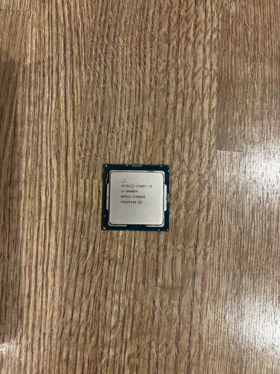 Intel Componenti elettronici: Intel Core i5-9600KF 3.70GHz CPU – Usato da Wangen an der Aare venduto da UncleVester