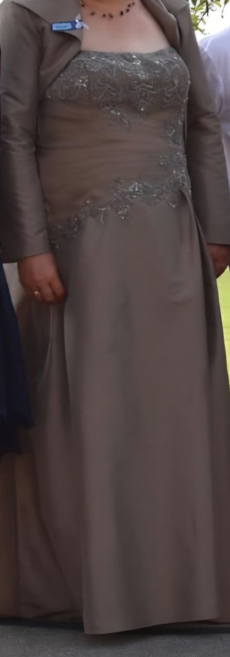 Vestiti: Festkleid – Usato da St.Peterzell venduto da cbs603