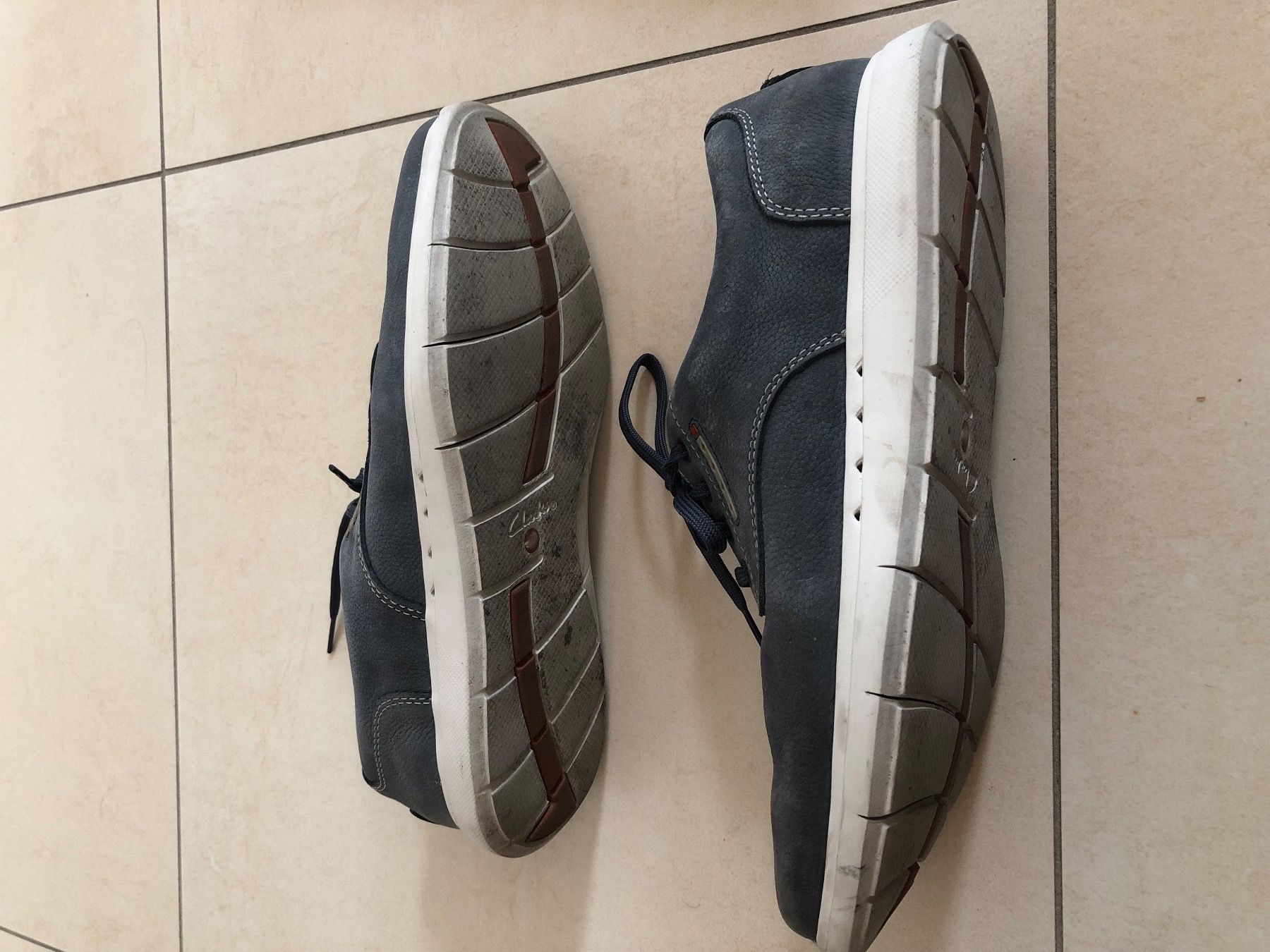 Clarks Scarpe da uomo: Clarks mis.41.5 – Usato da Davesco-Soragno venduto da dvf_7h6d 2