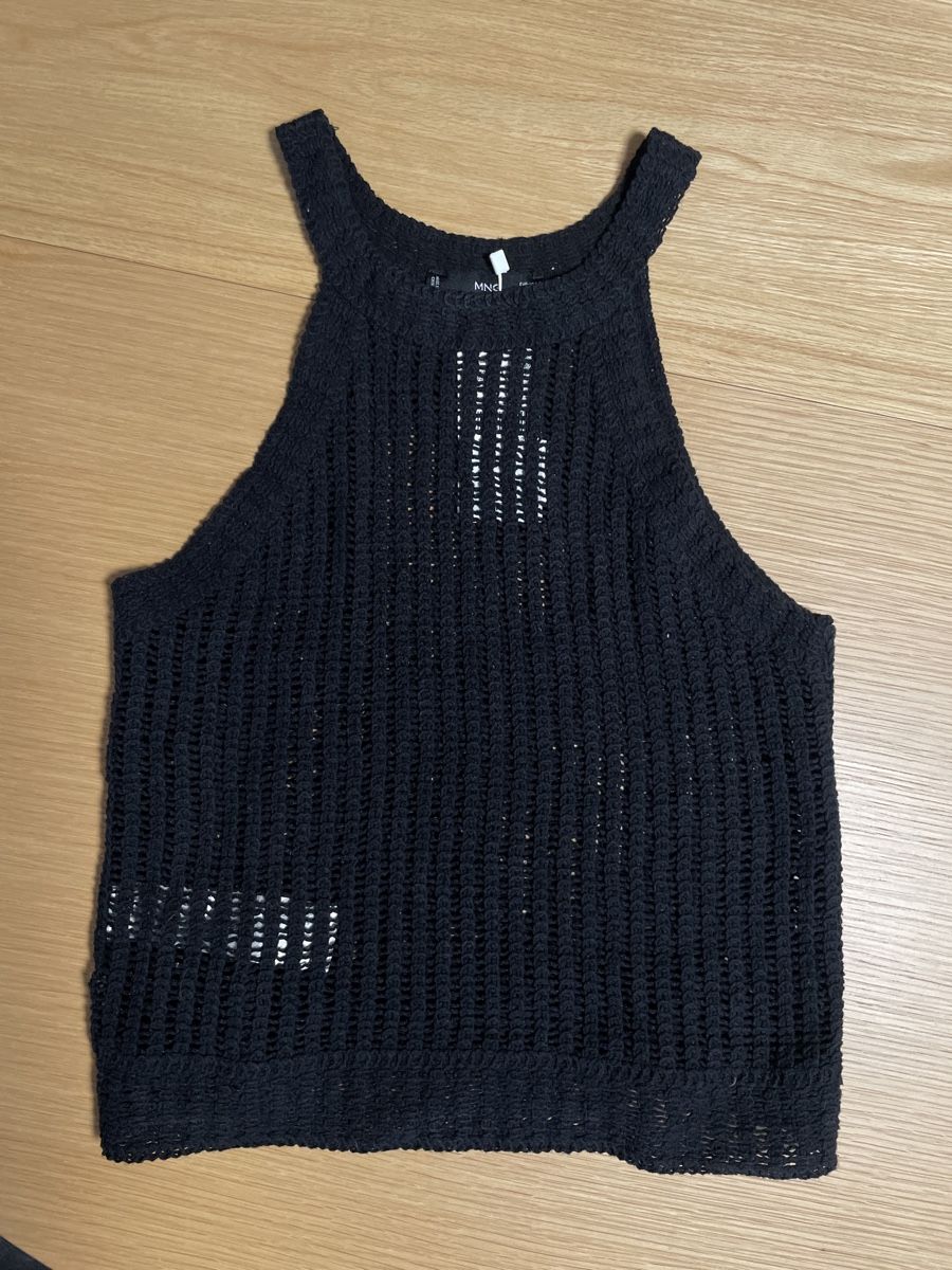 Mango Top: Mango — Halter-neck knitted black top – Nuovo e nell'imballaggio originale da Bern venduto da Divinaile