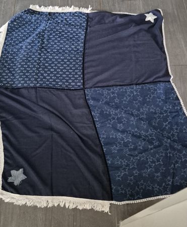 Foulard douce marine et étoiles 🌟, très bon état!