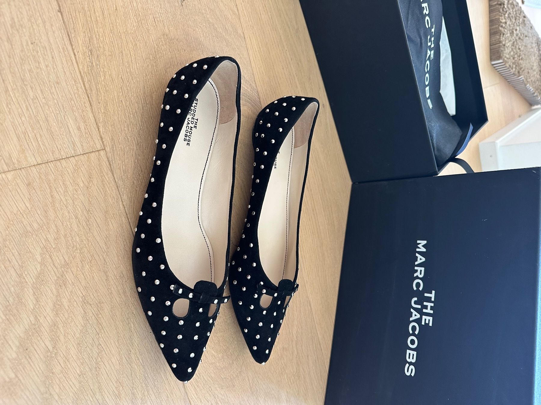 Marc Jacobs Scarpe da donna: Ballerines noires Marc Jacobs cloutées pointure 39 – Usato da La Rippe venduto da ulr_f8v6 1