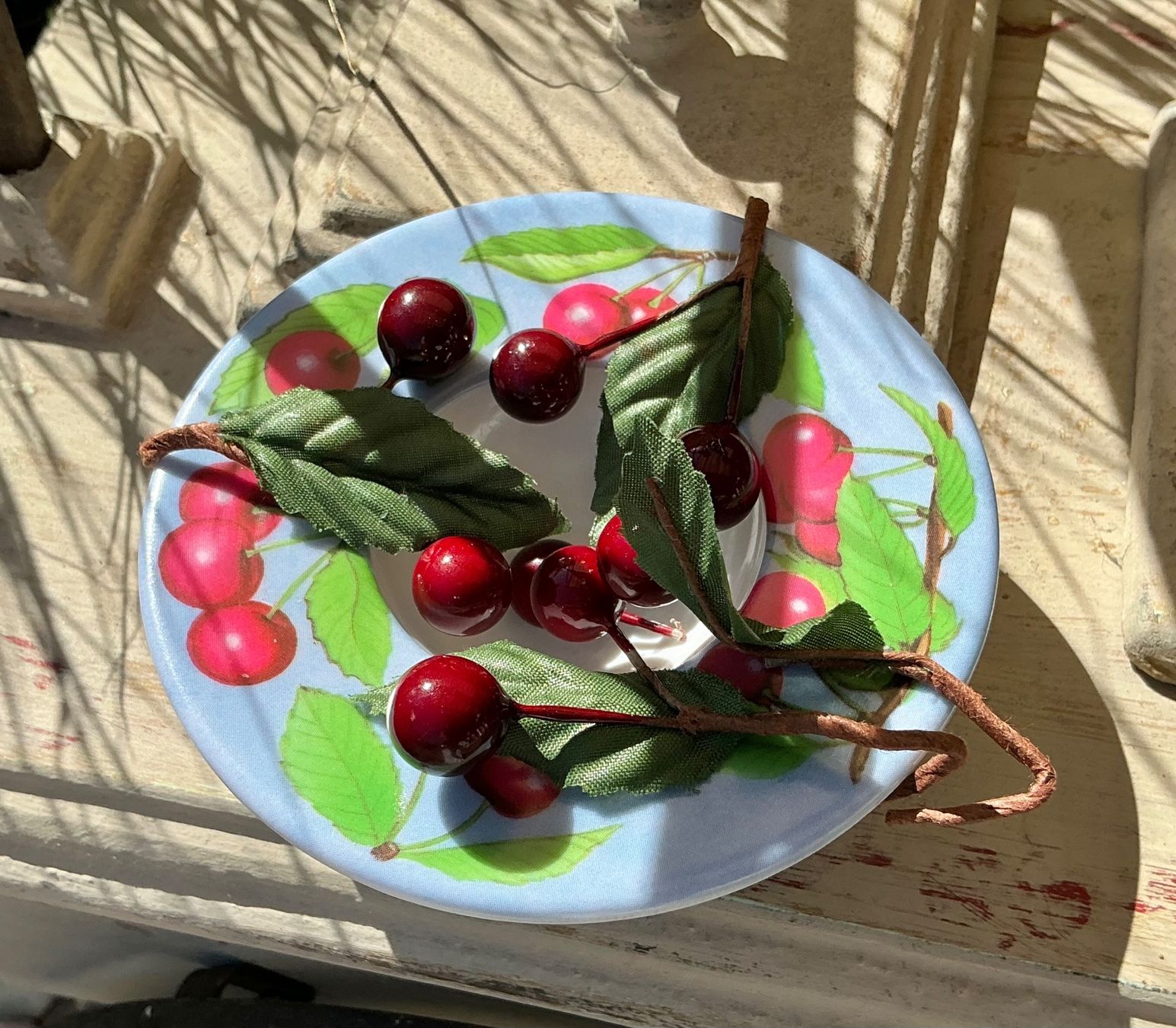Assiettes: SÜSSES TELLERCHEN MIT KIRSCHEN – D'occasion à Zell LU par Silvermemory 2