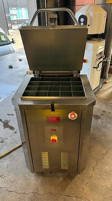 Tutte le macchine: Teigteilmaschine NV 20 – Usato da Brugg AG venduto da lali88