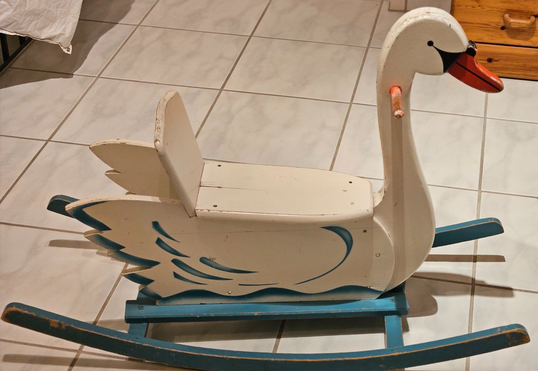 Spielzeuge: WISA GLORIA Antiker Schwan – Gebraucht aus Winterthur von creativprofi