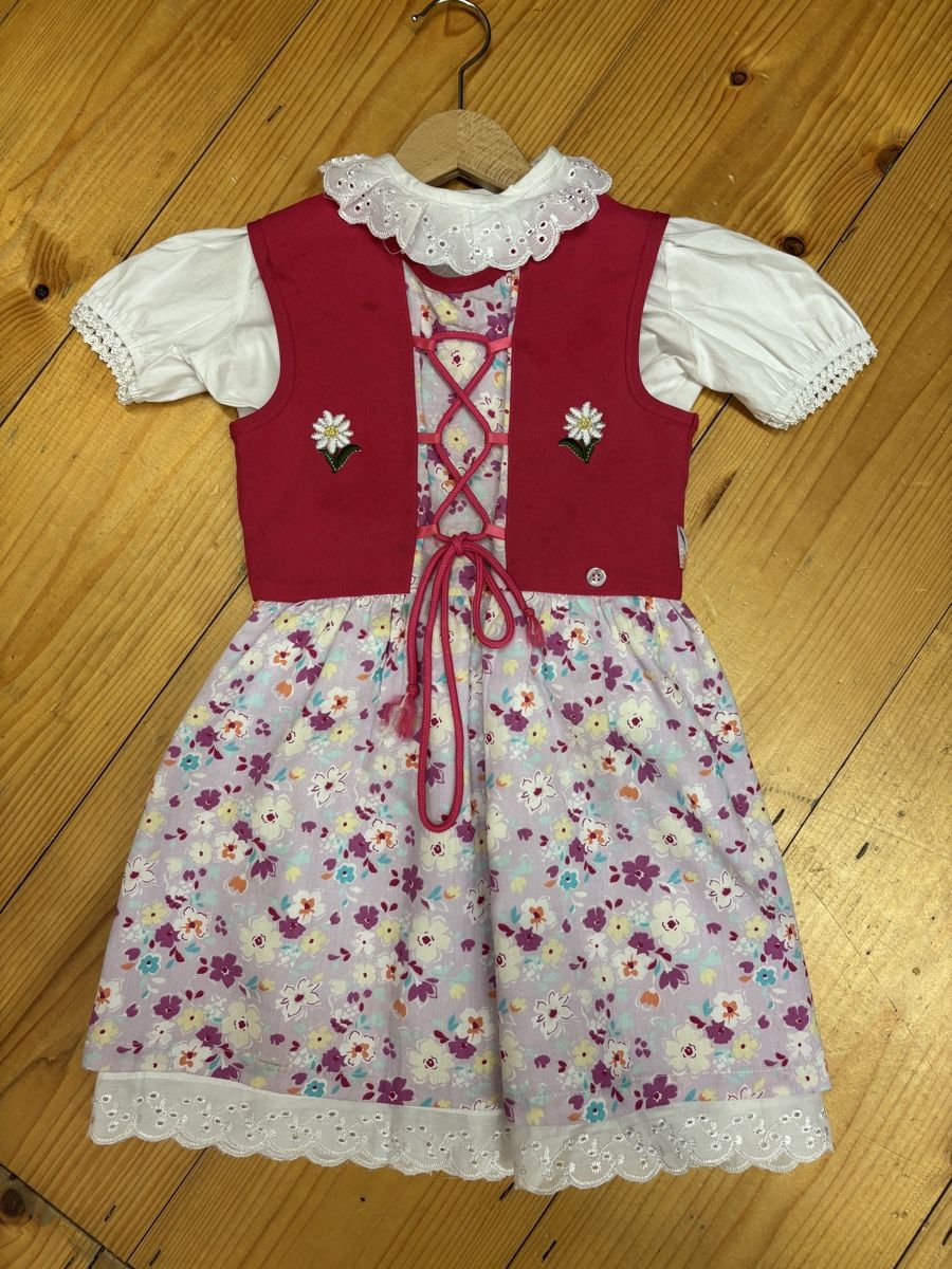 Vestiti & Gonne: Dirndl Mädels, Grösse 98/104  – Usato da Büren an der Aare venduto da Nikito2001