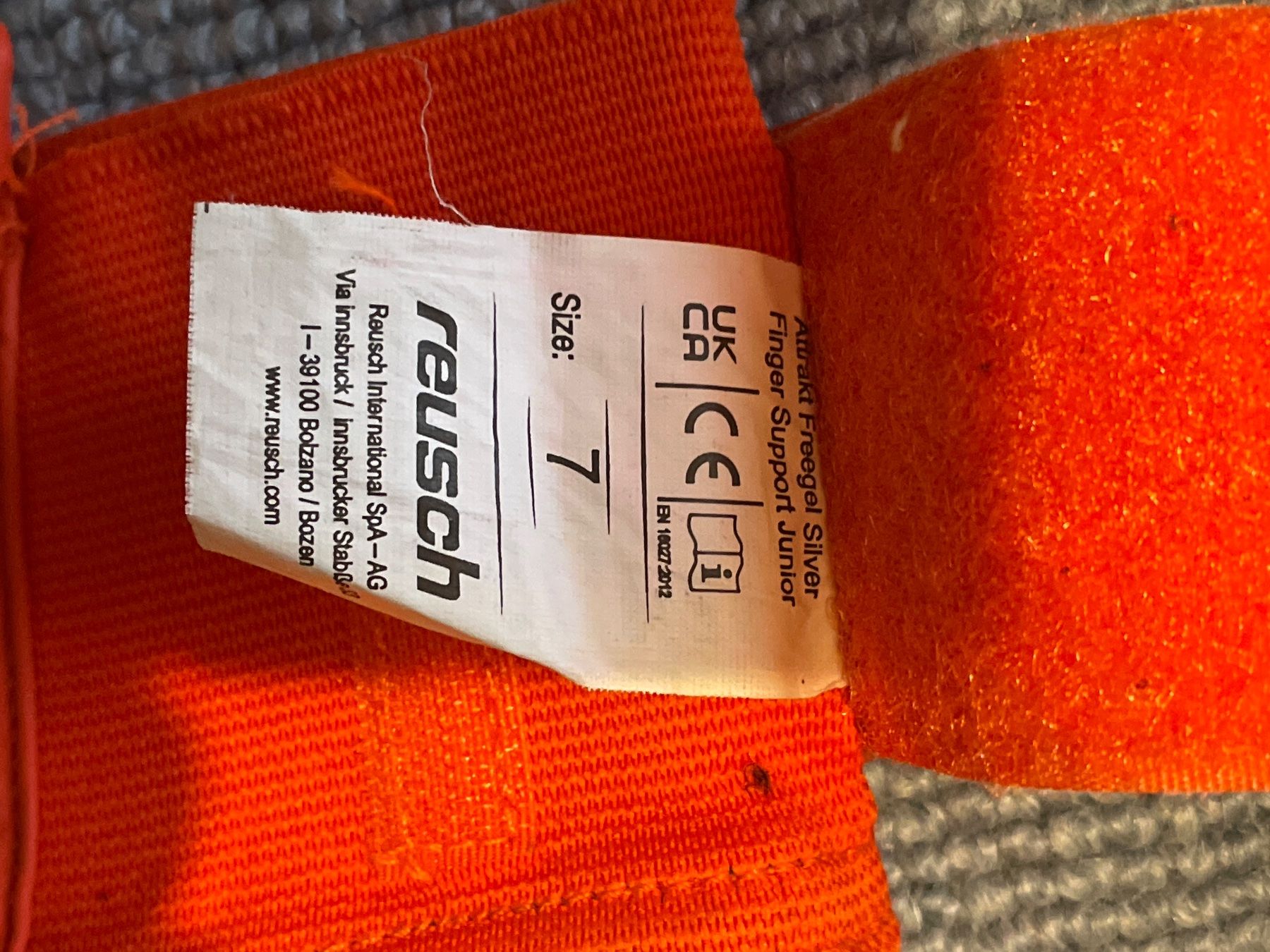 Reusch Kinderhandschuhe: Reusch Attrakt Torwarthandschuhe Gr. 7 – Gebraucht aus Wettswil von Chlaettermus 3