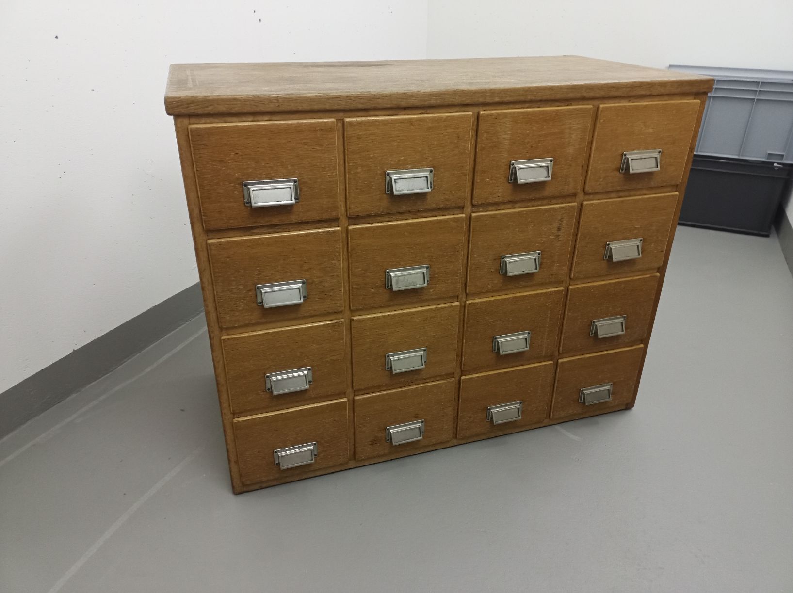 Cassettiere: originaler Apothekerschrank / Schubladenkommode – Usato da Kerns venduto da LvR02