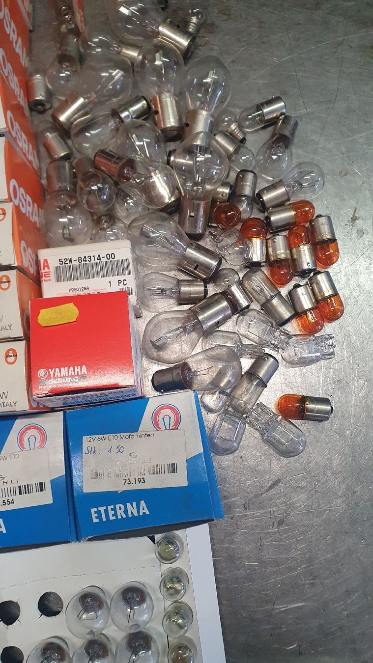 Mofa-Ersatzteile: Glühbirnen-Konvolut – Neu und originalverpackt aus Maienfeld von RobofixAG 2