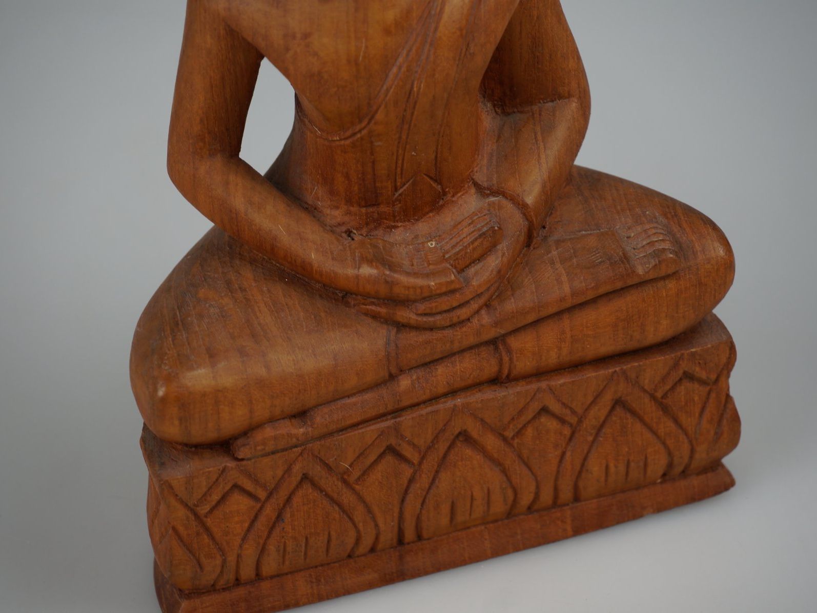 Gravures sur bois: Buddha Thai Lotussitz Holzstatue 11" – D'occasion à Rüti ZH par Restwert_Rueti_ZH 4