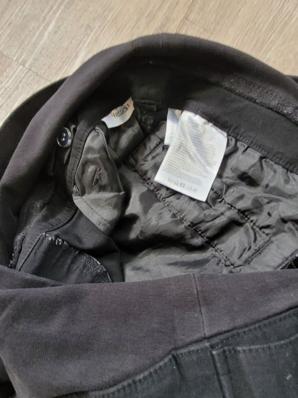 Pantaloni: schwarze Schwangerschaftshose 42 – Usato da Niederbuchsiten venduto da klengyel 2